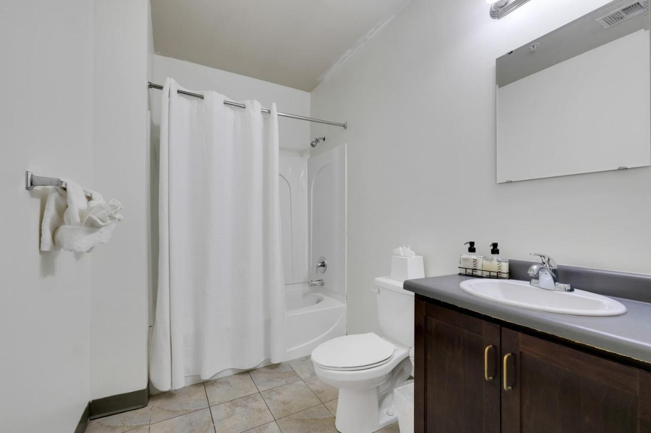 Apartment Historic Charm, Walkable Entertainment *